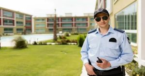 Plaza Güvenlik Görevlisi